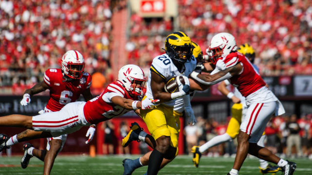 04_FB vs Michigan 0930